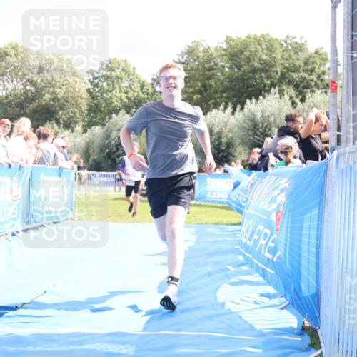 25.08.2024 - Elbe Triathlon Hamburg H.Heesch http://msf.ph/oto/6877297 25.08.2024 12:08:39 Ziel 704, 1423 meine-sportfotos.de
