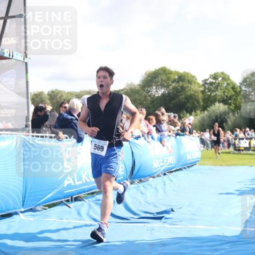 25.08.2024 - Elbe Triathlon Hamburg H.Heesch http://msf.ph/oto/6877302 25.08.2024 11:19:32 Ziel 435, 569, 593, 639, 656 meine-sportfotos.de