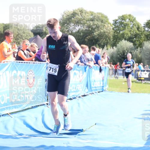 25.08.2024 - Elbe Triathlon Hamburg H.Heesch http://msf.ph/oto/6877304 25.08.2024 11:45:47 Ziel 544, 547, 1715 meine-sportfotos.de