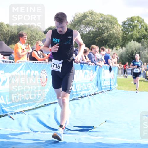 25.08.2024 - Elbe Triathlon Hamburg H.Heesch http://msf.ph/oto/6877310 25.08.2024 11:45:47 Ziel 544, 547, 1715 meine-sportfotos.de