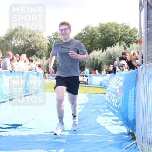 25.08.2024 - Elbe Triathlon Hamburg H.Heesch http://msf.ph/oto/6877312 25.08.2024 12:08:40 Ziel 704, 1423 meine-sportfotos.de
