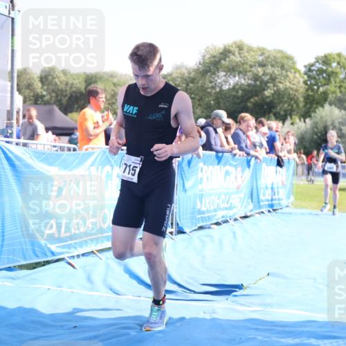 25.08.2024 - Elbe Triathlon Hamburg H.Heesch http://msf.ph/oto/6877322 25.08.2024 11:45:47 Ziel 544, 547, 1715 meine-sportfotos.de