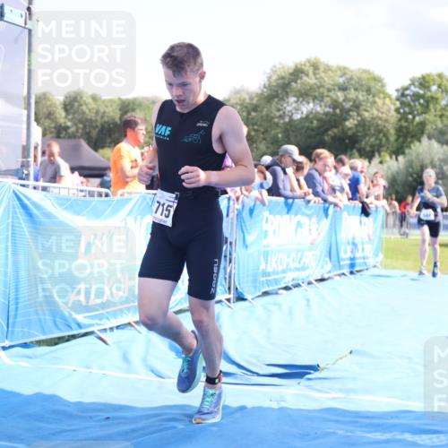 25.08.2024 - Elbe Triathlon Hamburg H.Heesch http://msf.ph/oto/6877324 25.08.2024 11:45:47 Ziel 544, 547, 1715 meine-sportfotos.de