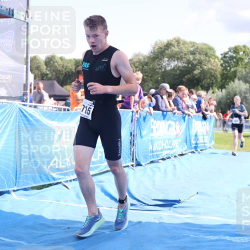 25.08.2024 - Elbe Triathlon Hamburg H.Heesch http://msf.ph/oto/6877327 25.08.2024 11:45:47 Ziel 544, 547, 1715 meine-sportfotos.de