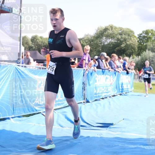 25.08.2024 - Elbe Triathlon Hamburg H.Heesch http://msf.ph/oto/6877330 25.08.2024 11:45:47 Ziel 544, 547, 1715 meine-sportfotos.de