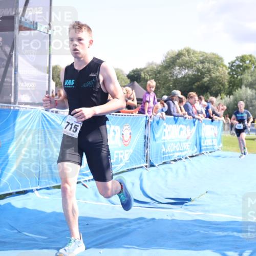 25.08.2024 - Elbe Triathlon Hamburg H.Heesch http://msf.ph/oto/6877340 25.08.2024 11:45:47 Ziel 544, 547, 1715 meine-sportfotos.de