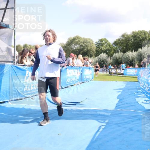 25.08.2024 - Elbe Triathlon Hamburg H.Heesch http://msf.ph/oto/6877391 25.08.2024 12:08:45 Ziel 704, 1423, 1580 meine-sportfotos.de