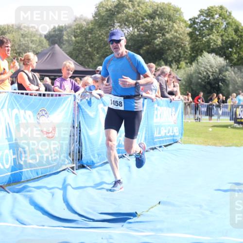 25.08.2024 - Elbe Triathlon Hamburg H.Heesch http://msf.ph/oto/6877392 25.08.2024 11:46:05 Ziel 1458 meine-sportfotos.de