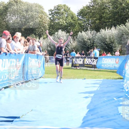 25.08.2024 - Elbe Triathlon Hamburg H.Heesch http://msf.ph/oto/6877393 25.08.2024 12:08:48 Ziel 551, 1423, 1580 meine-sportfotos.de