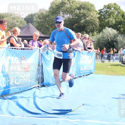 25.08.2024 - Elbe Triathlon Hamburg H.Heesch http://msf.ph/oto/6877395 25.08.2024 11:46:05 Ziel 1458 meine-sportfotos.de