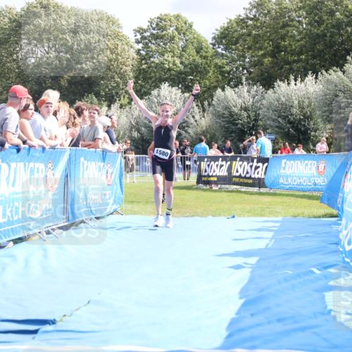25.08.2024 - Elbe Triathlon Hamburg H.Heesch http://msf.ph/oto/6877396 25.08.2024 12:08:48 Ziel 551, 1423, 1580 meine-sportfotos.de