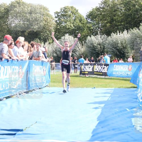 25.08.2024 - Elbe Triathlon Hamburg H.Heesch http://msf.ph/oto/6877399 25.08.2024 12:08:48 Ziel 551, 1423, 1580 meine-sportfotos.de
