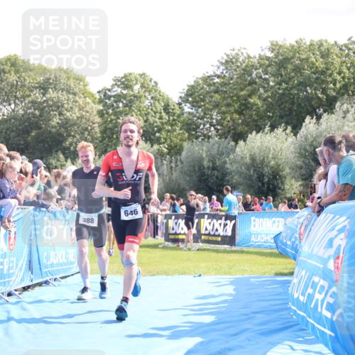 25.08.2024 - Elbe Triathlon Hamburg H.Heesch http://msf.ph/oto/6877403 25.08.2024 11:19:54 Ziel 388, 570, 646 meine-sportfotos.de