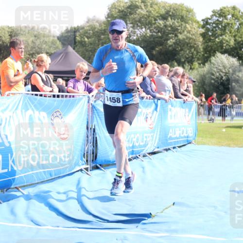 25.08.2024 - Elbe Triathlon Hamburg H.Heesch http://msf.ph/oto/6877405 25.08.2024 11:46:05 Ziel 1458 meine-sportfotos.de