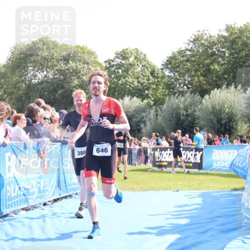25.08.2024 - Elbe Triathlon Hamburg H.Heesch http://msf.ph/oto/6877406 25.08.2024 11:19:54 Ziel 388, 570, 646 meine-sportfotos.de