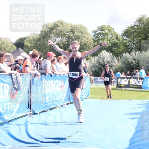 25.08.2024 - Elbe Triathlon Hamburg H.Heesch http://msf.ph/oto/6877410 25.08.2024 12:08:50 Ziel 551, 1423, 1580 meine-sportfotos.de