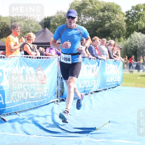 25.08.2024 - Elbe Triathlon Hamburg H.Heesch http://msf.ph/oto/6877411 25.08.2024 11:46:05 Ziel 1458 meine-sportfotos.de