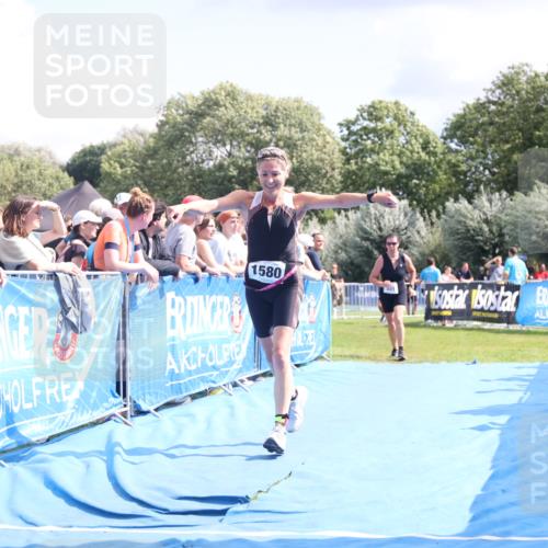 25.08.2024 - Elbe Triathlon Hamburg H.Heesch http://msf.ph/oto/6877413 25.08.2024 12:08:50 Ziel 551, 1423, 1580 meine-sportfotos.de