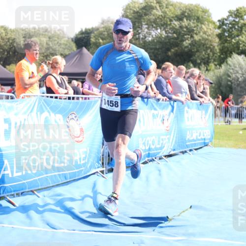 25.08.2024 - Elbe Triathlon Hamburg H.Heesch http://msf.ph/oto/6877414 25.08.2024 11:46:05 Ziel 1458 meine-sportfotos.de