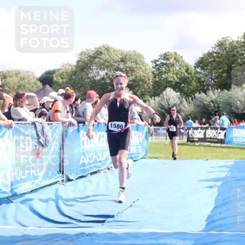 25.08.2024 - Elbe Triathlon Hamburg H.Heesch http://msf.ph/oto/6877419 25.08.2024 12:08:50 Ziel 551, 1423, 1580 meine-sportfotos.de