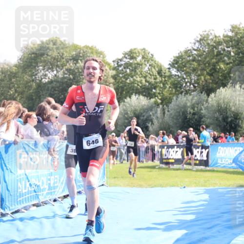 25.08.2024 - Elbe Triathlon Hamburg H.Heesch http://msf.ph/oto/6877421 25.08.2024 11:19:54 Ziel 388, 570, 646 meine-sportfotos.de