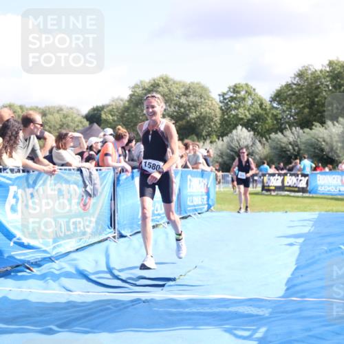 25.08.2024 - Elbe Triathlon Hamburg H.Heesch http://msf.ph/oto/6877434 25.08.2024 12:08:50 Ziel 551, 1423, 1580 meine-sportfotos.de