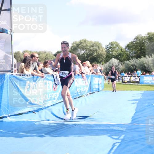 25.08.2024 - Elbe Triathlon Hamburg H.Heesch http://msf.ph/oto/6877452 25.08.2024 12:08:51 Ziel 551, 1580, 1705 meine-sportfotos.de