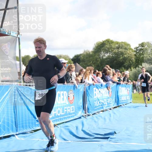 25.08.2024 - Elbe Triathlon Hamburg H.Heesch http://msf.ph/oto/6877462 25.08.2024 11:19:56 Ziel 388, 570, 646 meine-sportfotos.de