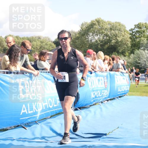 25.08.2024 - Elbe Triathlon Hamburg H.Heesch http://msf.ph/oto/6877487 25.08.2024 12:08:55 Ziel 527, 551, 1580, 1705 meine-sportfotos.de