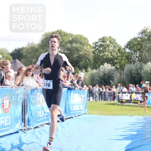 25.08.2024 - Elbe Triathlon Hamburg H.Heesch http://msf.ph/oto/6877491 25.08.2024 11:19:58 Ziel 388, 570, 646 meine-sportfotos.de