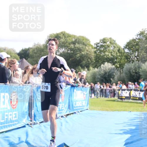 25.08.2024 - Elbe Triathlon Hamburg H.Heesch http://msf.ph/oto/6877496 25.08.2024 11:19:58 Ziel 388, 570, 646 meine-sportfotos.de