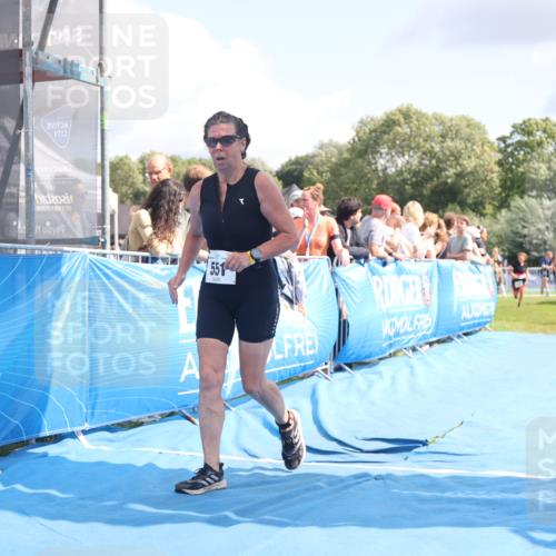 25.08.2024 - Elbe Triathlon Hamburg H.Heesch http://msf.ph/oto/6877510 25.08.2024 12:08:55 Ziel 527, 551, 1580, 1705 meine-sportfotos.de