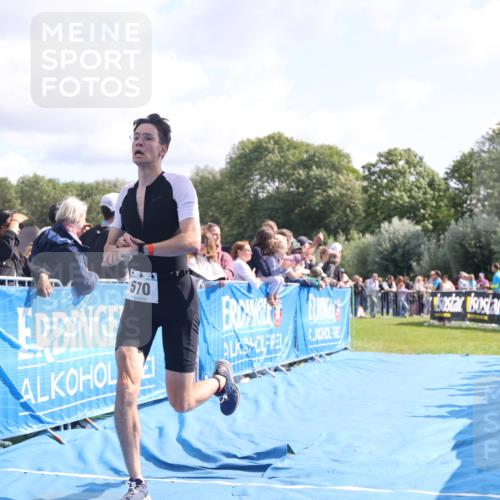 25.08.2024 - Elbe Triathlon Hamburg H.Heesch http://msf.ph/oto/6877515 25.08.2024 11:19:58 Ziel 388, 570, 646 meine-sportfotos.de