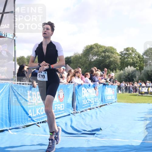 25.08.2024 - Elbe Triathlon Hamburg H.Heesch http://msf.ph/oto/6877529 25.08.2024 11:19:59 Ziel 388, 570, 646 meine-sportfotos.de