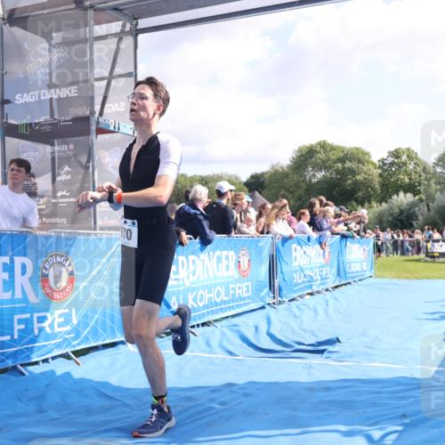 25.08.2024 - Elbe Triathlon Hamburg H.Heesch http://msf.ph/oto/6877542 25.08.2024 11:19:59 Ziel 388, 570, 646 meine-sportfotos.de