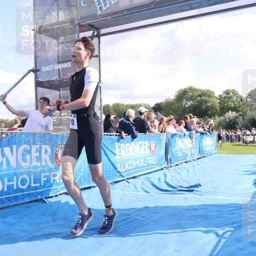 25.08.2024 - Elbe Triathlon Hamburg H.Heesch http://msf.ph/oto/6877548 25.08.2024 11:19:59 Ziel 388, 570, 646 meine-sportfotos.de