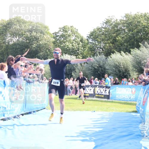 25.08.2024 - Elbe Triathlon Hamburg H.Heesch http://msf.ph/oto/6877554 25.08.2024 11:20:08 Ziel 619, 793 meine-sportfotos.de