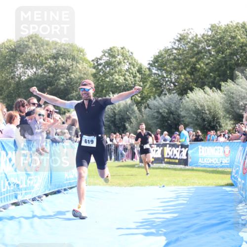 25.08.2024 - Elbe Triathlon Hamburg H.Heesch http://msf.ph/oto/6877566 25.08.2024 11:20:09 Ziel 619, 793 meine-sportfotos.de