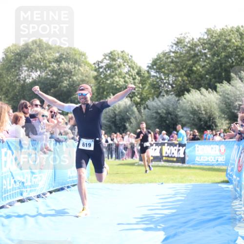 25.08.2024 - Elbe Triathlon Hamburg H.Heesch http://msf.ph/oto/6877570 25.08.2024 11:20:09 Ziel 619, 793 meine-sportfotos.de