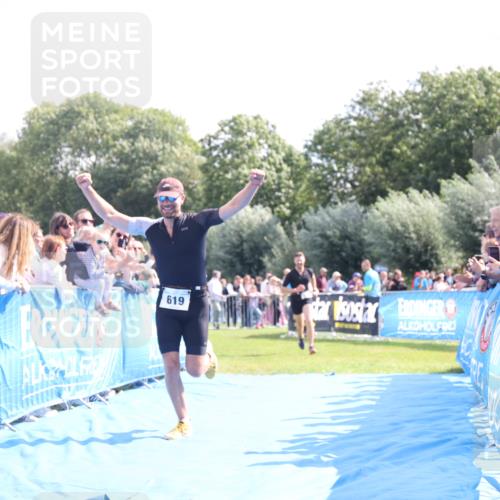 25.08.2024 - Elbe Triathlon Hamburg H.Heesch http://msf.ph/oto/6877573 25.08.2024 11:20:09 Ziel 619, 793 meine-sportfotos.de