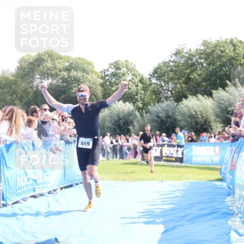 25.08.2024 - Elbe Triathlon Hamburg H.Heesch http://msf.ph/oto/6877576 25.08.2024 11:20:09 Ziel 619, 793 meine-sportfotos.de