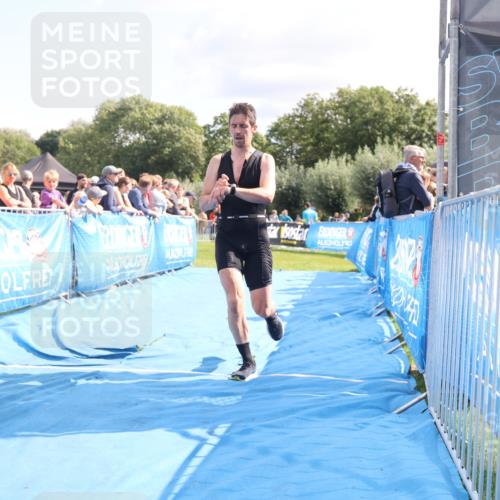 25.08.2024 - Elbe Triathlon Hamburg H.Heesch http://msf.ph/oto/6877584 25.08.2024 11:46:19 Ziel 516, 555, 565, 765, 779, 1516, 1718 meine-sportfotos.de