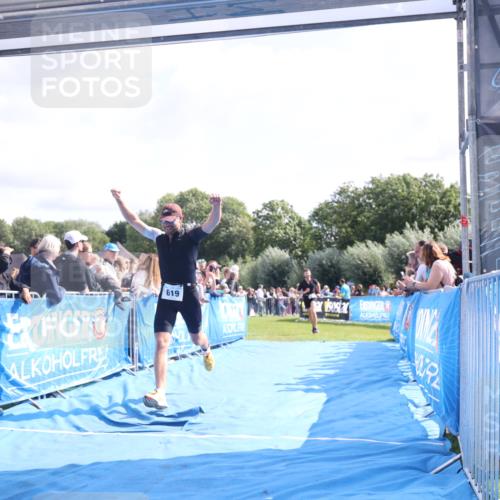 25.08.2024 - Elbe Triathlon Hamburg H.Heesch http://msf.ph/oto/6877603 25.08.2024 11:20:09 Ziel 619, 793 meine-sportfotos.de