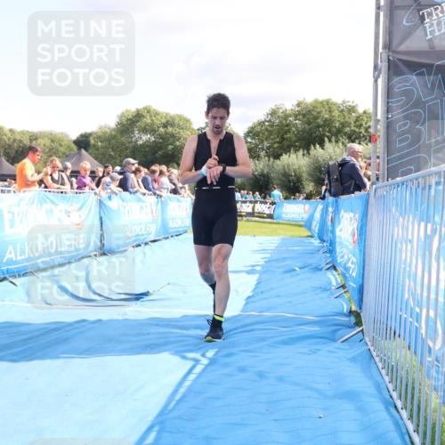 25.08.2024 - Elbe Triathlon Hamburg H.Heesch http://msf.ph/oto/6877604 25.08.2024 11:46:19 Ziel 516, 555, 565, 765, 779, 1516, 1718 meine-sportfotos.de