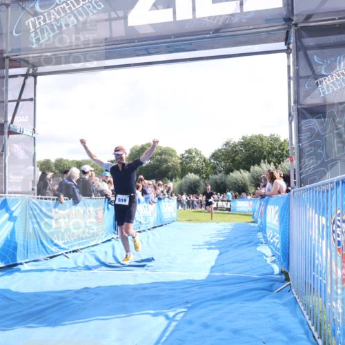 25.08.2024 - Elbe Triathlon Hamburg H.Heesch http://msf.ph/oto/6877611 25.08.2024 11:20:09 Ziel 619, 793 meine-sportfotos.de