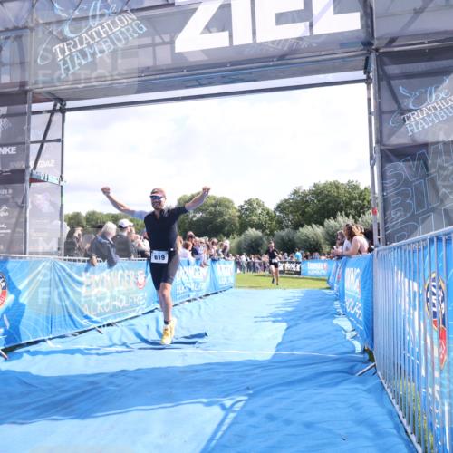 25.08.2024 - Elbe Triathlon Hamburg H.Heesch http://msf.ph/oto/6877615 25.08.2024 11:20:09 Ziel 619, 793 meine-sportfotos.de