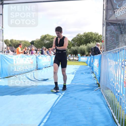 25.08.2024 - Elbe Triathlon Hamburg H.Heesch http://msf.ph/oto/6877618 25.08.2024 11:46:20 Ziel 516, 555, 565, 765, 779, 1516, 1718 meine-sportfotos.de