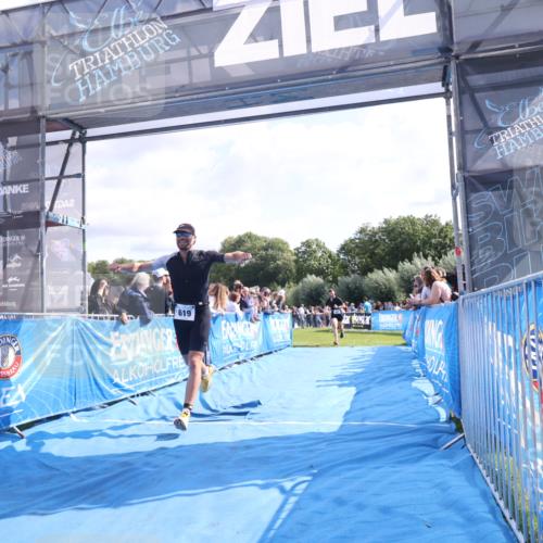 25.08.2024 - Elbe Triathlon Hamburg H.Heesch http://msf.ph/oto/6877622 25.08.2024 11:20:10 Ziel 619, 793 meine-sportfotos.de