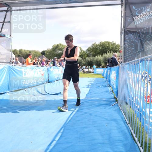 25.08.2024 - Elbe Triathlon Hamburg H.Heesch http://msf.ph/oto/6877624 25.08.2024 11:46:20 Ziel 516, 555, 565, 765, 779, 1516, 1718 meine-sportfotos.de