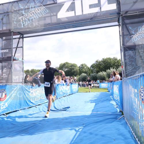 25.08.2024 - Elbe Triathlon Hamburg H.Heesch http://msf.ph/oto/6877625 25.08.2024 11:20:10 Ziel 619, 793 meine-sportfotos.de
